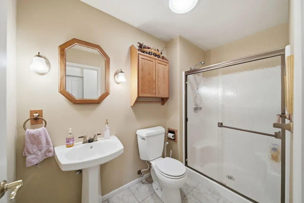 413 Oakwood Avenue Columbia Township MI 49234