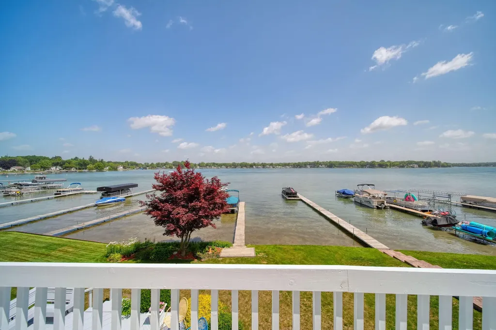 413 Oakwood Avenue Columbia Township MI 49234
