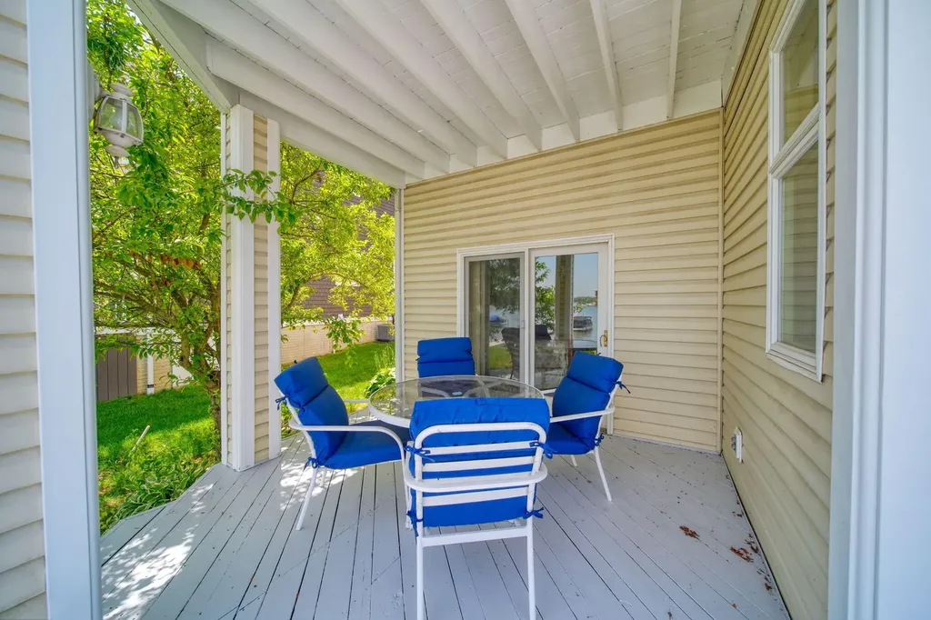 413 Oakwood Avenue Columbia Township MI 49234