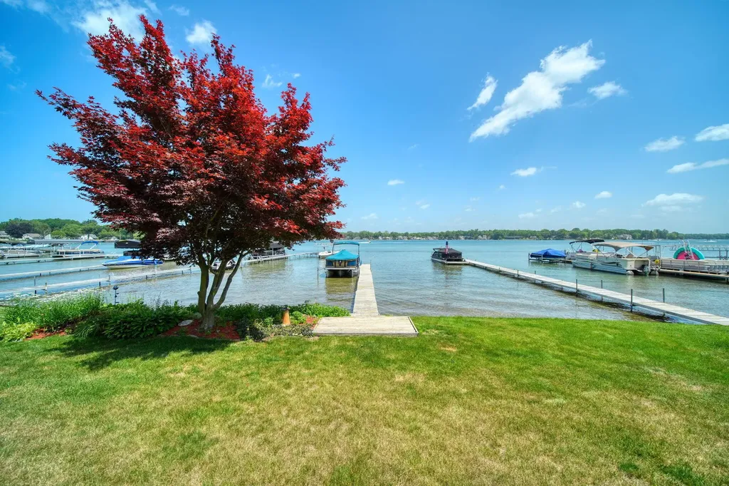 413 Oakwood Avenue Columbia Township MI 49234