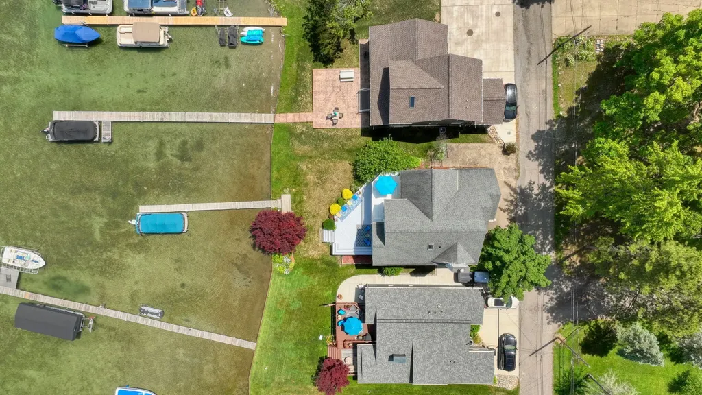 413 Oakwood Avenue Columbia Township MI 49234