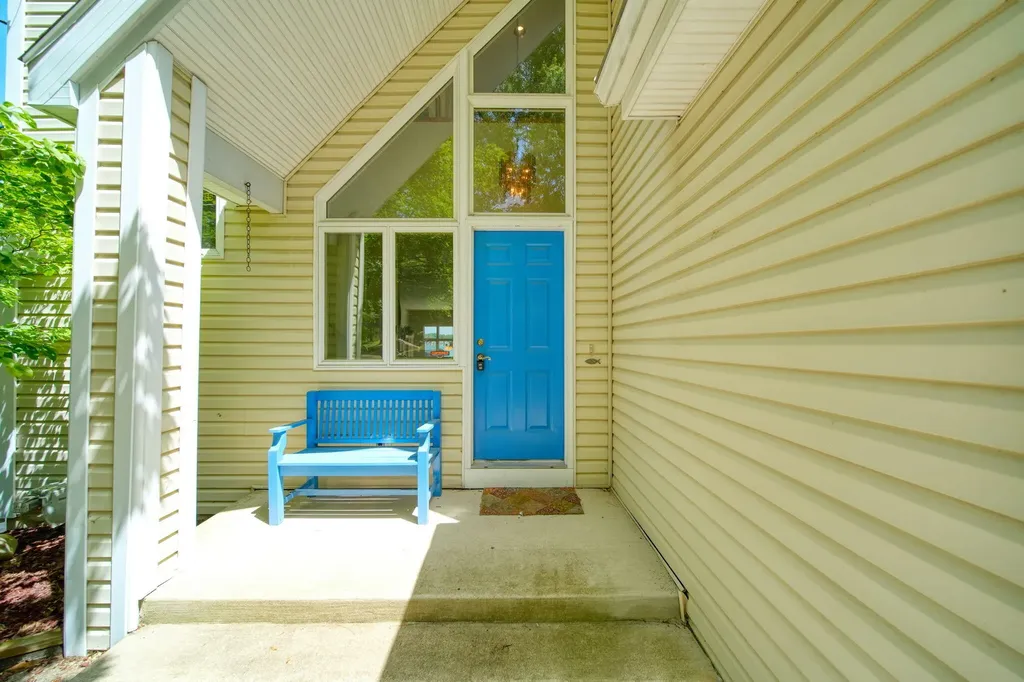 413 Oakwood Avenue Columbia Township MI 49234