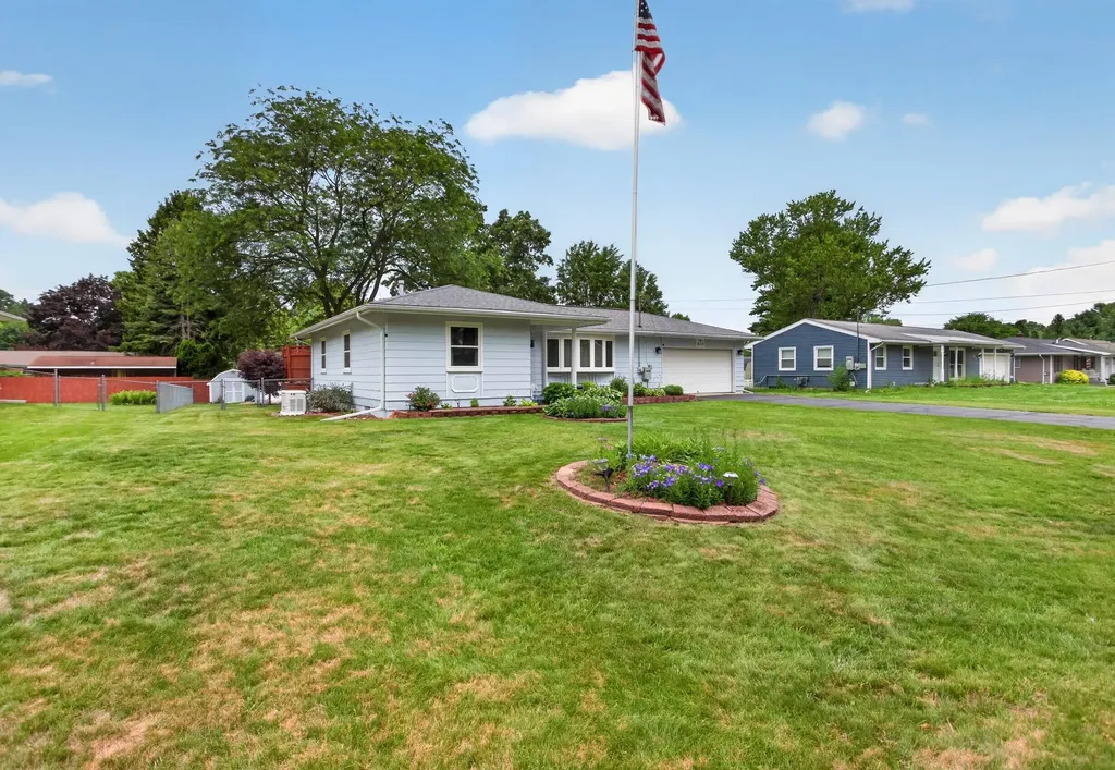 216 Eastlawn Parma Village MI 49269