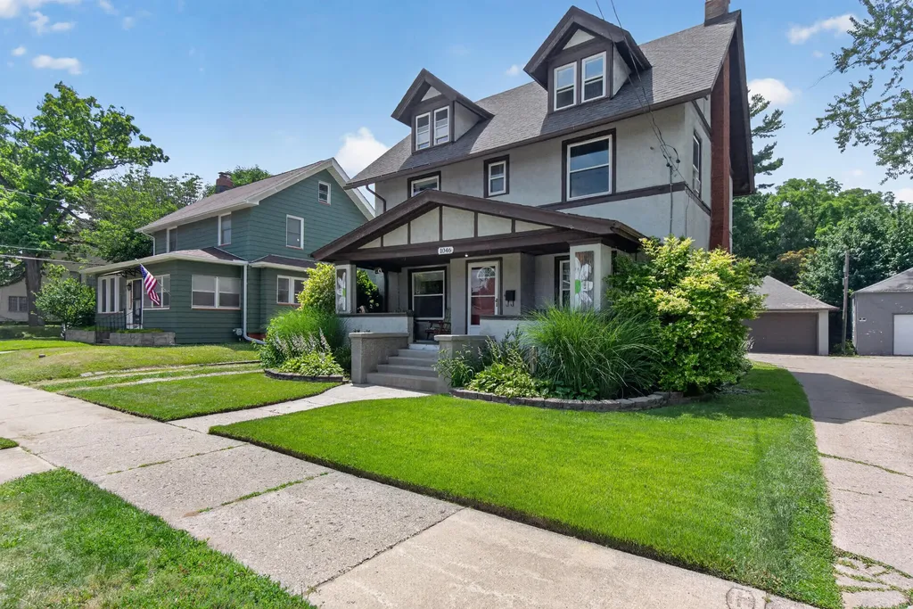 1046 Fourth Street Jackson City MI 49203