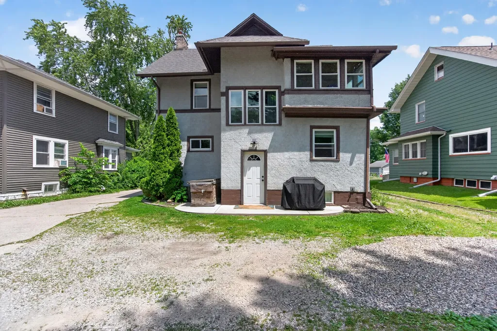 1046 Fourth Street Jackson City MI 49203