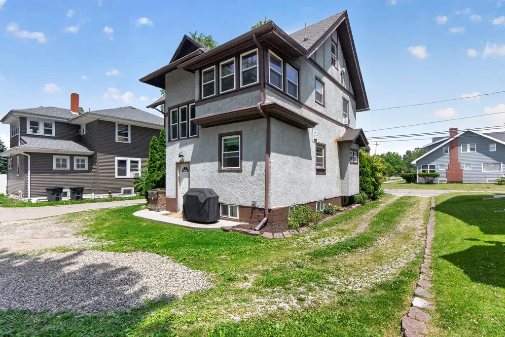 1046 Fourth Street Jackson City MI 49203