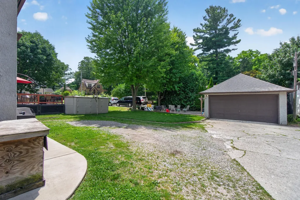 1046 Fourth Street Jackson City MI 49203