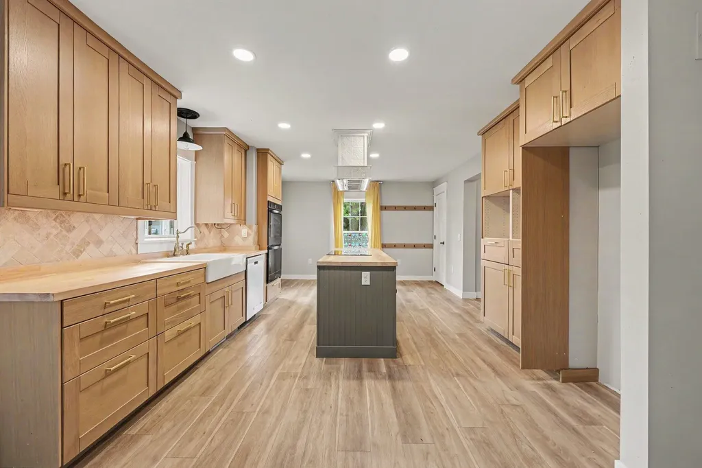 1022 Homewild Avenue Jackson City MI 49201