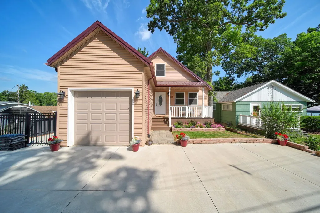 652 Swains Lake Drive Pulaski Township MI 49237