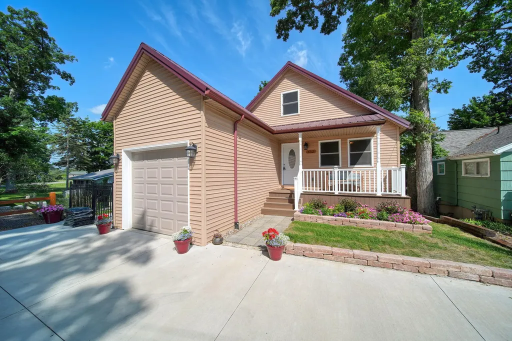 652 Swains Lake Drive Pulaski Township MI 49237