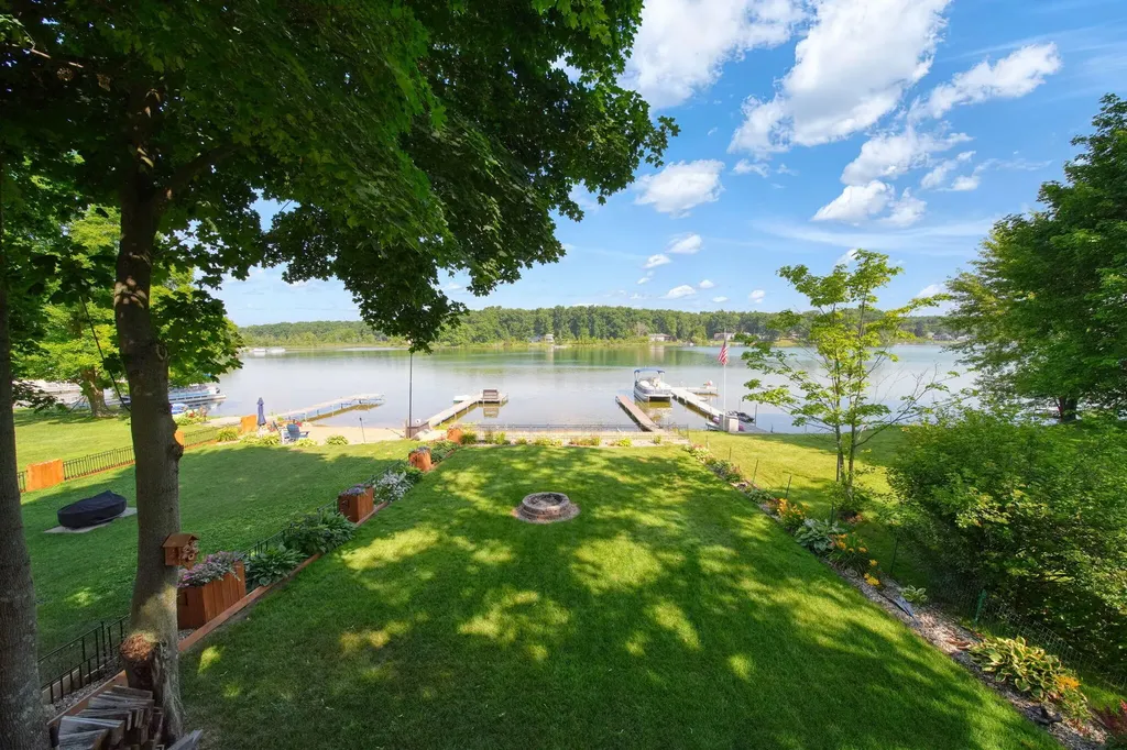 652 Swains Lake Drive Pulaski Township MI 49237