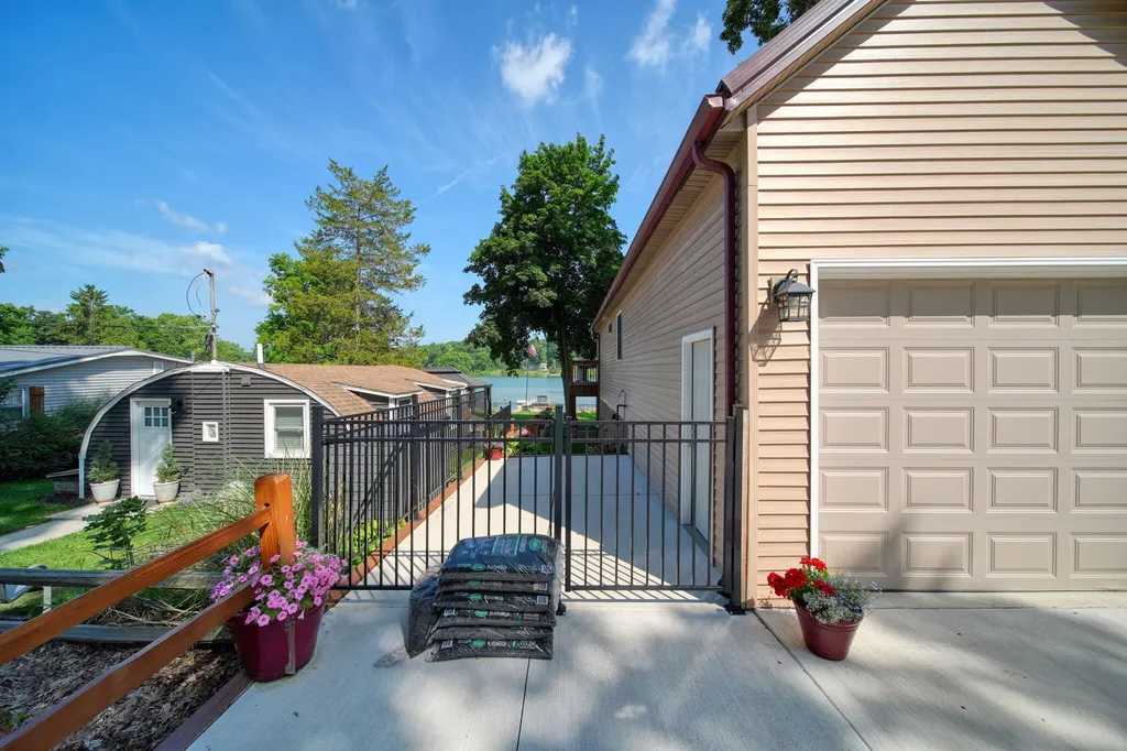 652 Swains Lake Drive Pulaski Township MI 49237