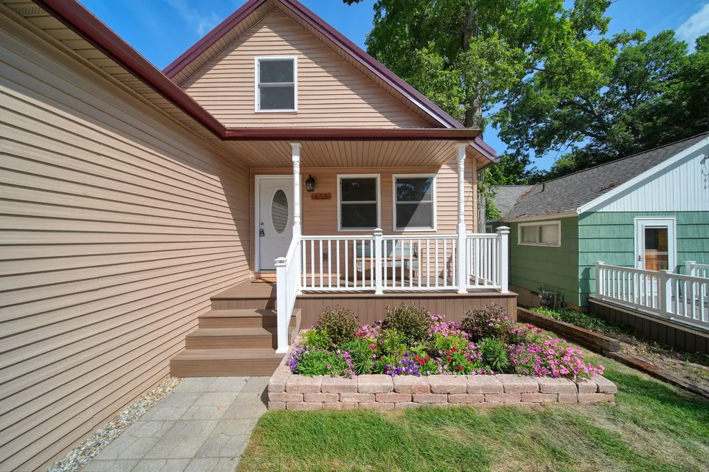 652 Swains Lake Drive Pulaski Township MI 49237