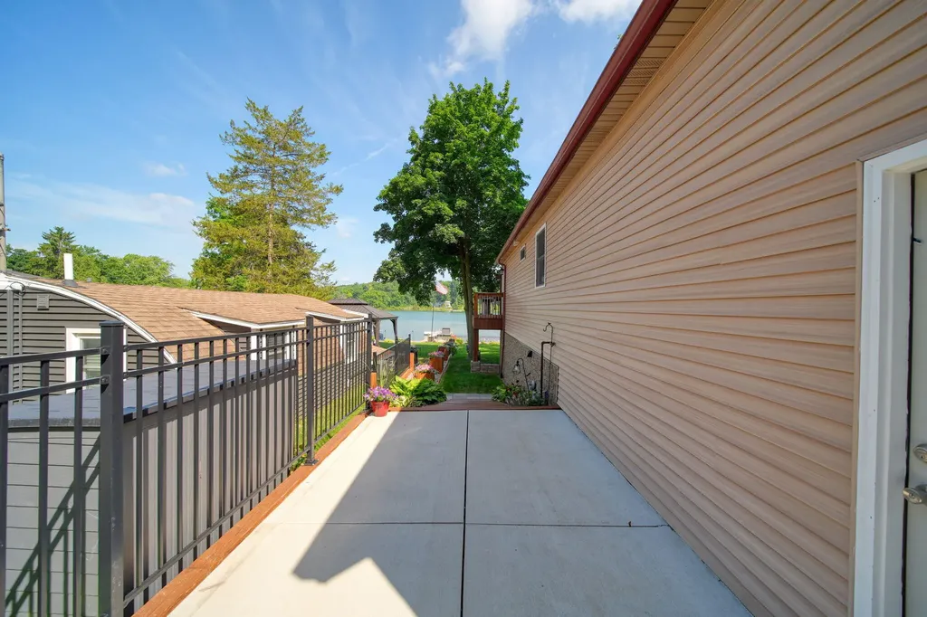 652 Swains Lake Drive Pulaski Township MI 49237