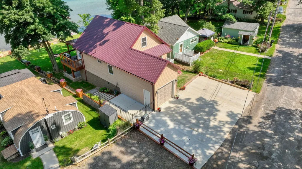 652 Swains Lake Drive Pulaski Township MI 49237