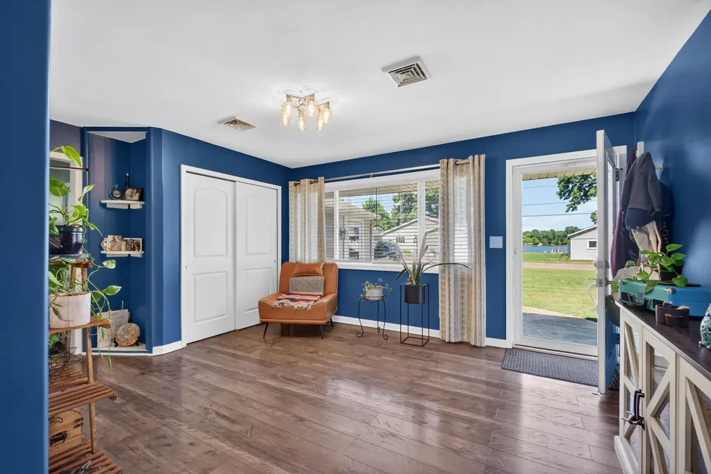 569 Round Lake Drive Leoni Township MI 49254