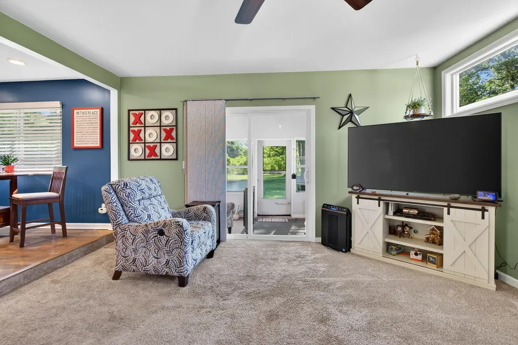 569 Round Lake Drive Leoni Township MI 49254