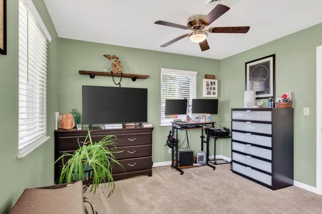 569 Round Lake Drive Leoni Township MI 49254