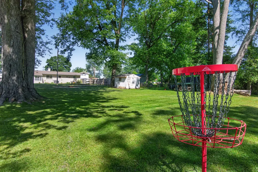 569 Round Lake Drive Leoni Township MI 49254