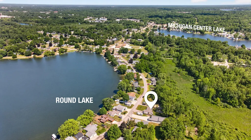 569 Round Lake Drive Leoni Township MI 49254