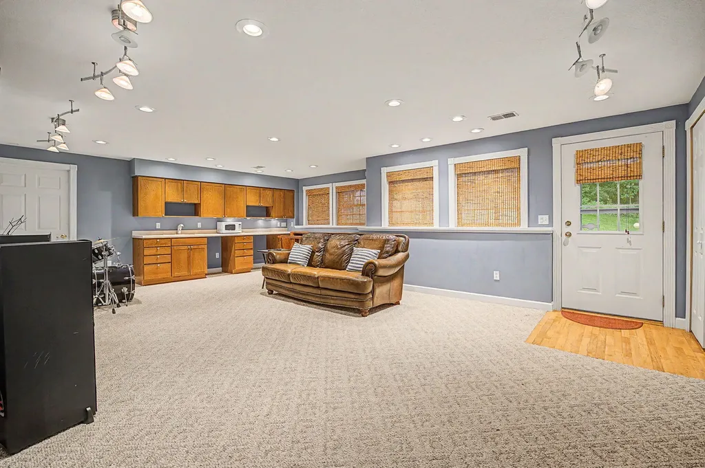 5179 N Granite Street Blackman Charter Township MI 49201