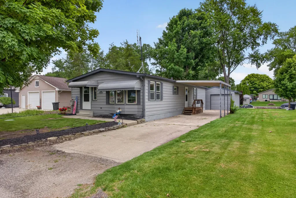 2550 Dardy Drive Norvell Township MI 49230