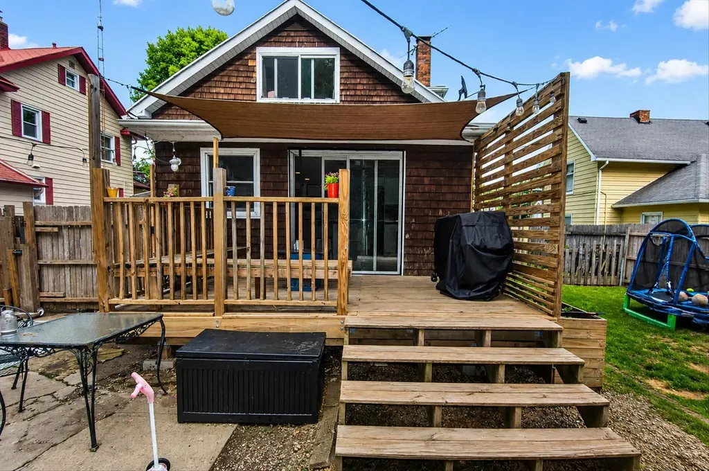 628 Ellery Avenue Jackson City MI 49202