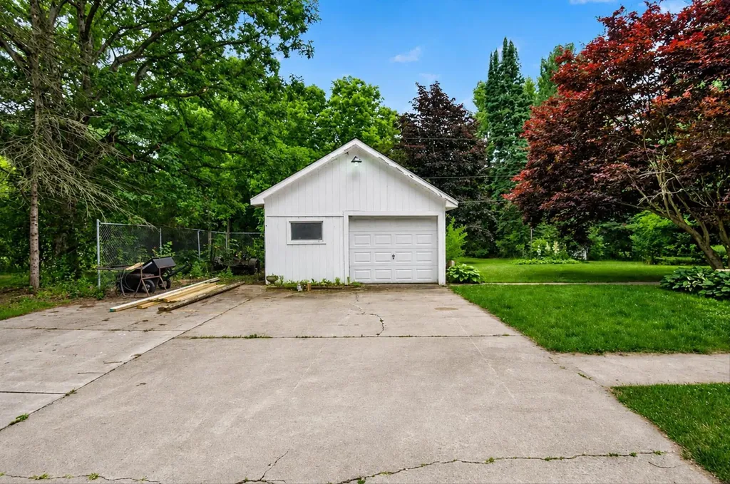 6109 Brooklyn Road Napoleon Township MI 49201