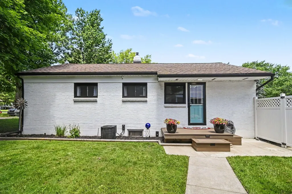 1415 Franklin Street Meridian Charter Township MI 48840