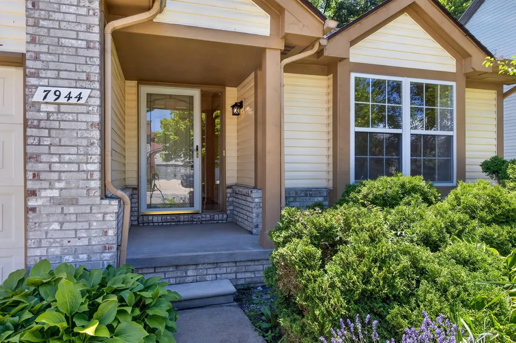 7944 Thornhill Drive Ypsilanti Charter Township MI 48197