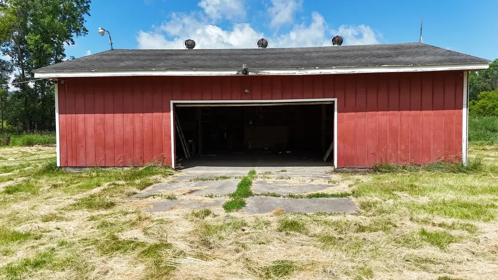 9500 N Meridian Road Henrietta Township MI 49272