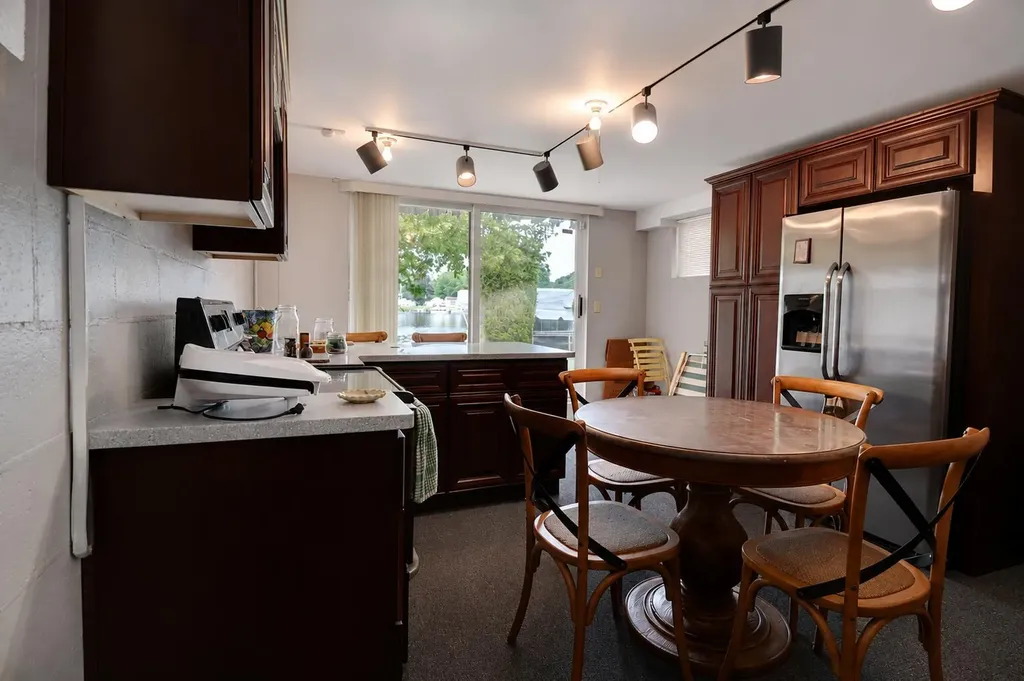 230 Duryeas Point Leoni Township MI 49254