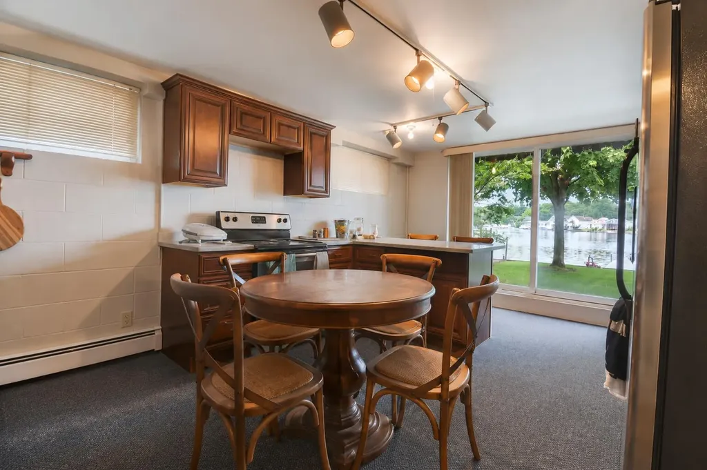 230 Duryeas Point Leoni Township MI 49254