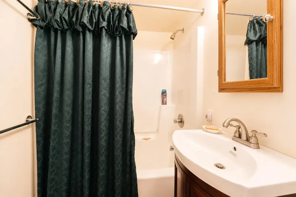 230 Duryeas Point Leoni Township MI 49254
