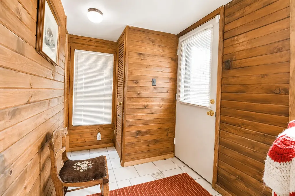 230 Duryeas Point Leoni Township MI 49254
