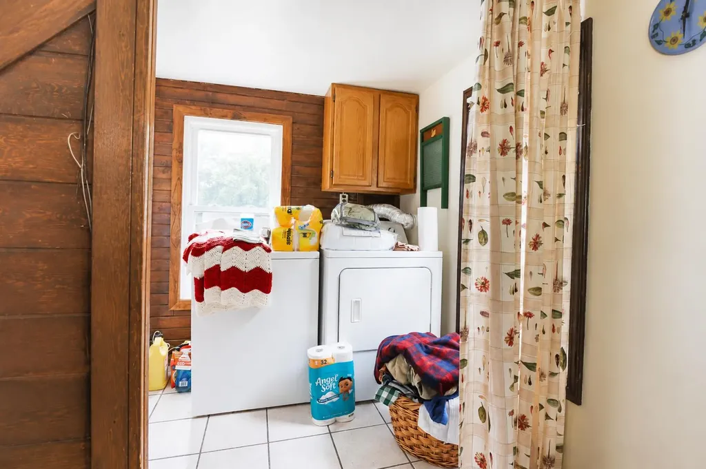 230 Duryeas Point Leoni Township MI 49254