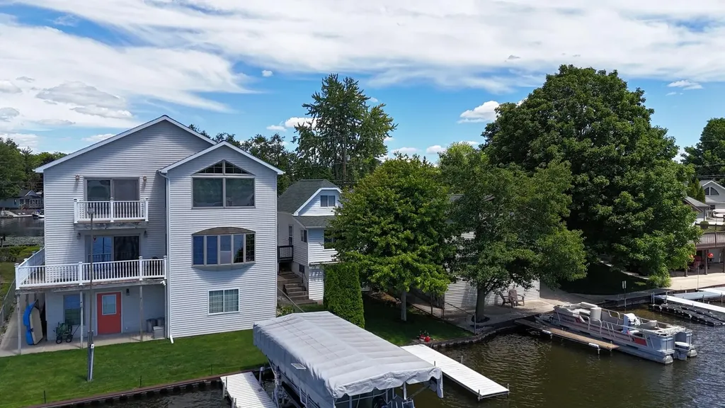 230 Duryeas Point Leoni Township MI 49254