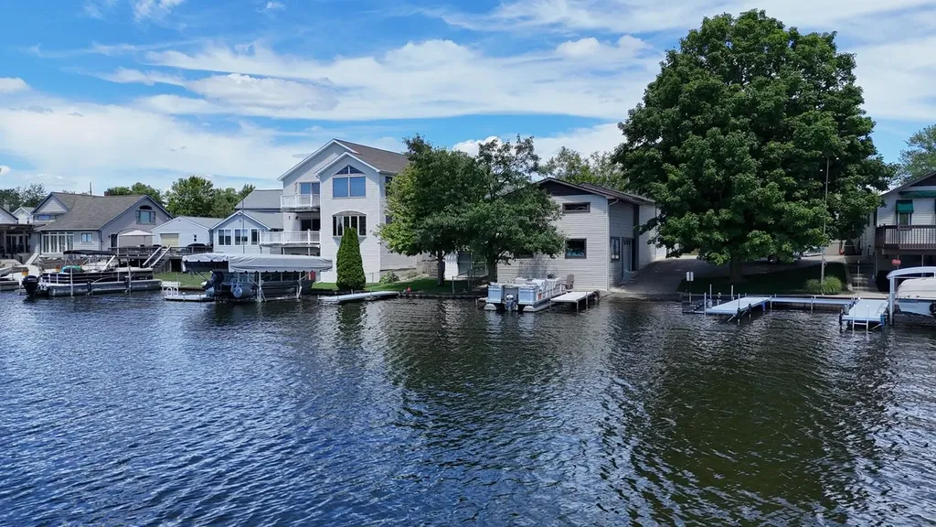 230 Duryeas Point Leoni Township MI 49254