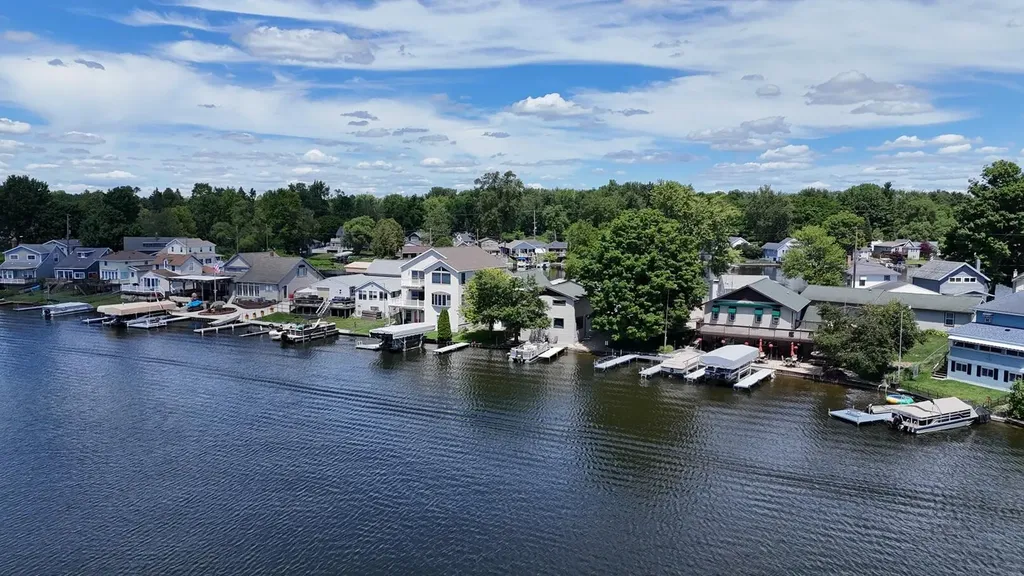 230 Duryeas Point Leoni Township MI 49254