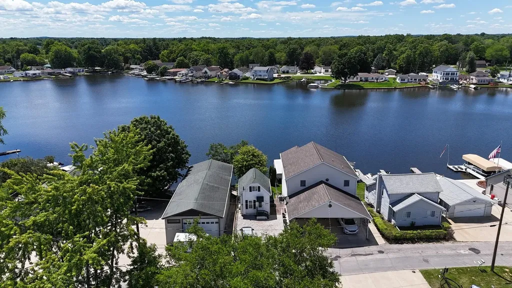 230 Duryeas Point Leoni Township MI 49254