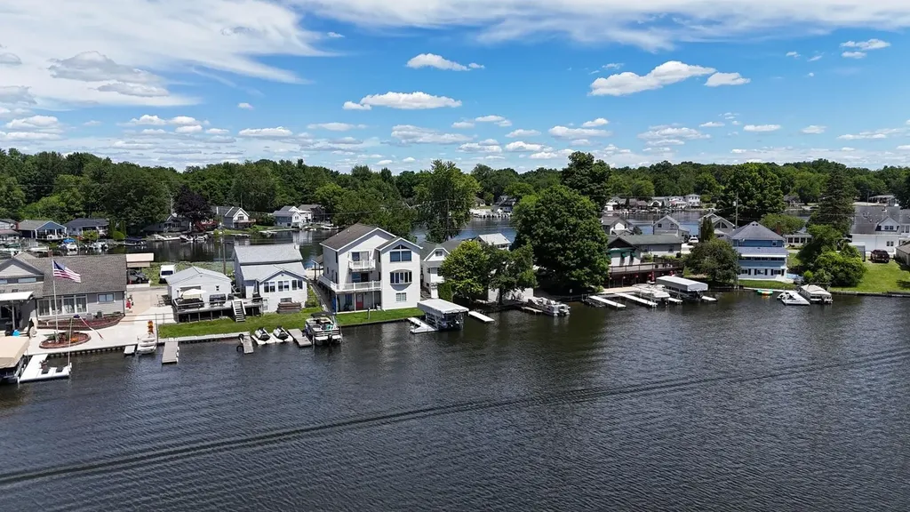 230 Duryeas Point Leoni Township MI 49254