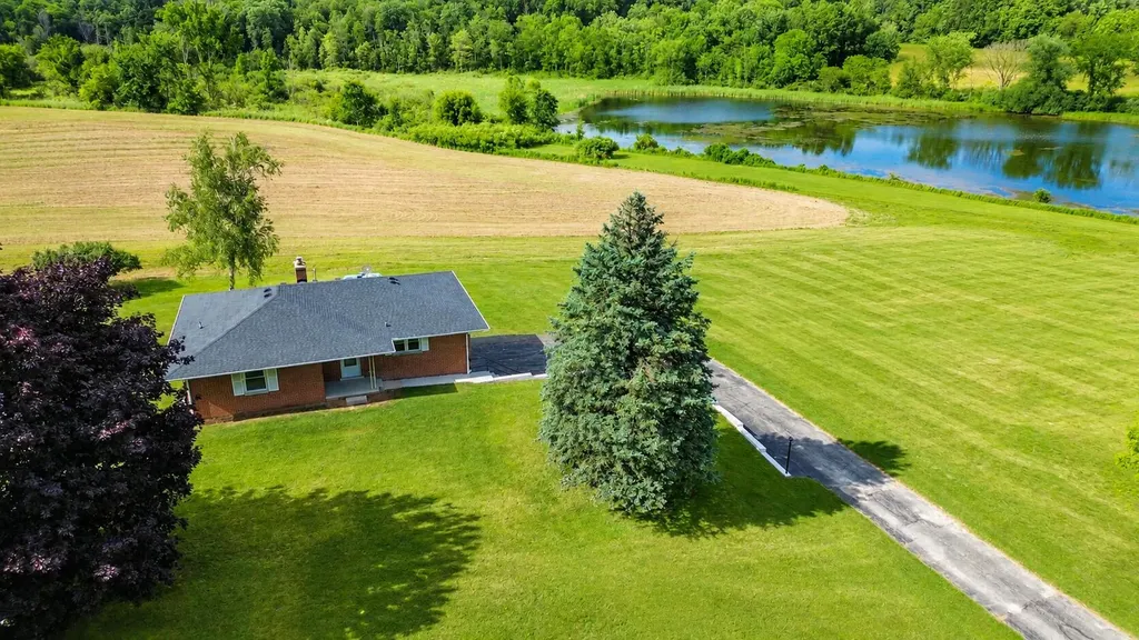 18100 English Road Manchester Township MI 48158