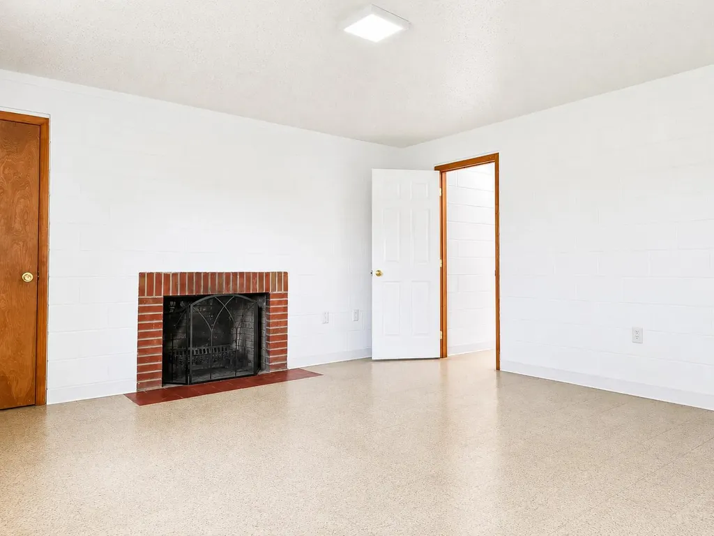 18100 English Road Manchester Township MI 48158
