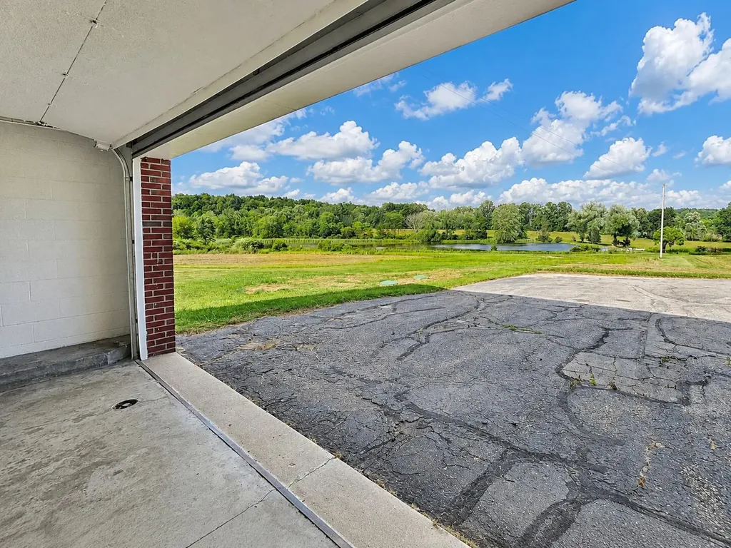 18100 English Road Manchester Township MI 48158