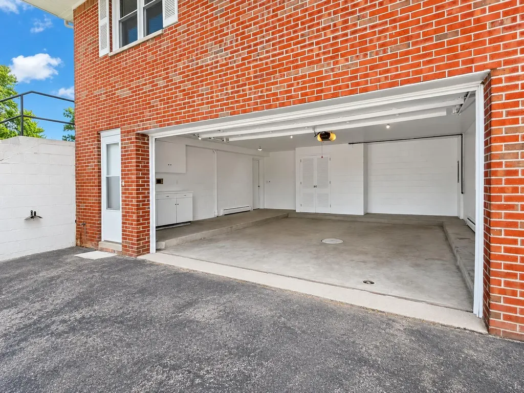 18100 English Road Manchester Township MI 48158