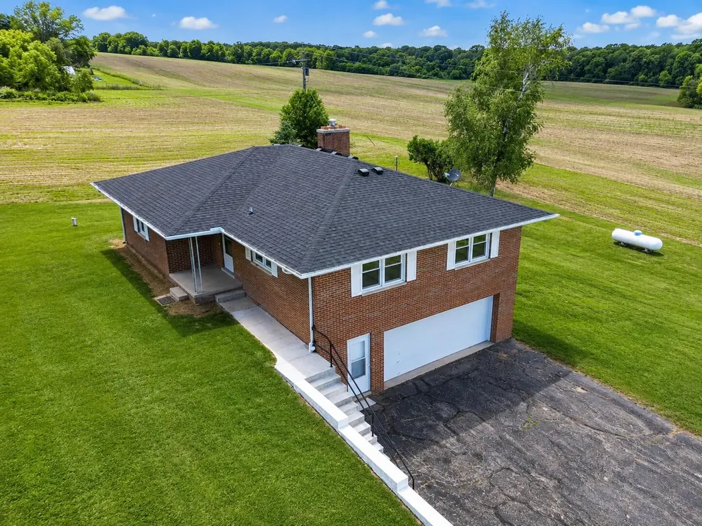 18100 English Road Manchester Township MI 48158