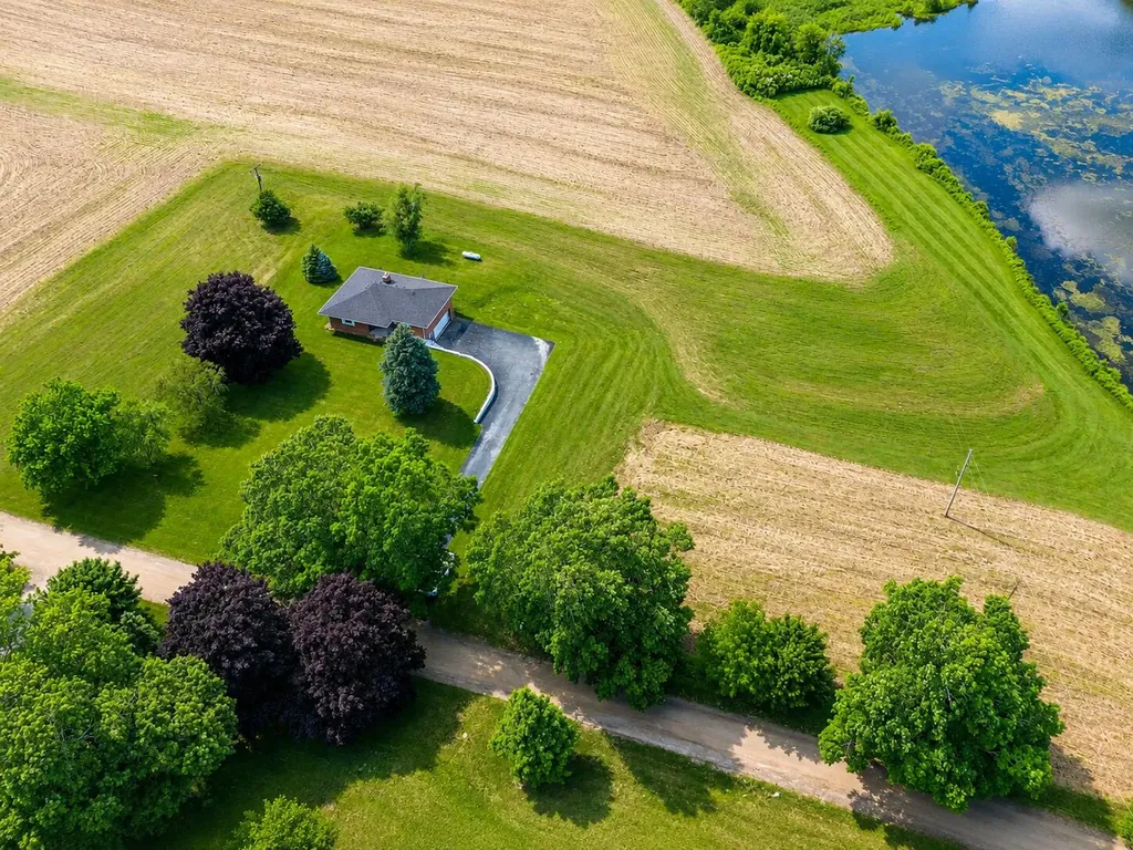 18100 English Road Manchester Township MI 48158