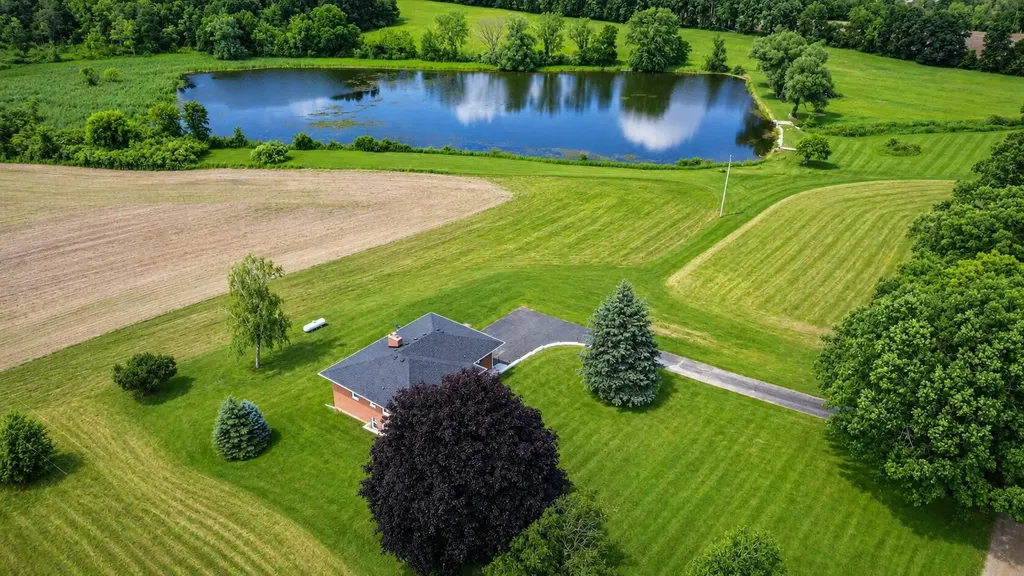 18100 English Road Manchester Township MI 48158