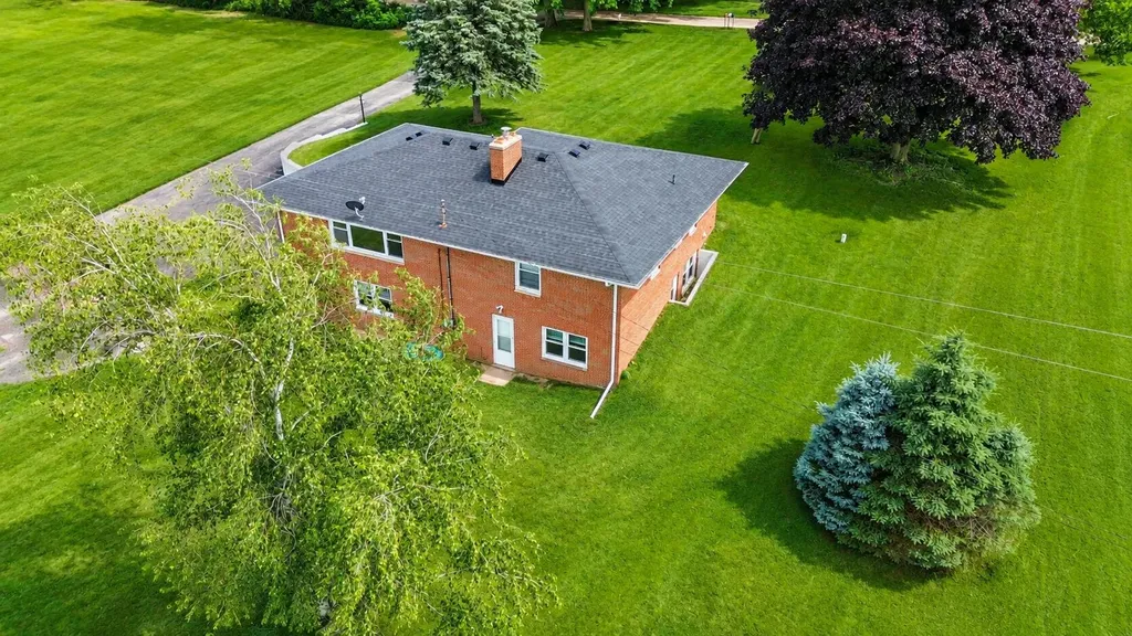18100 English Road Manchester Township MI 48158