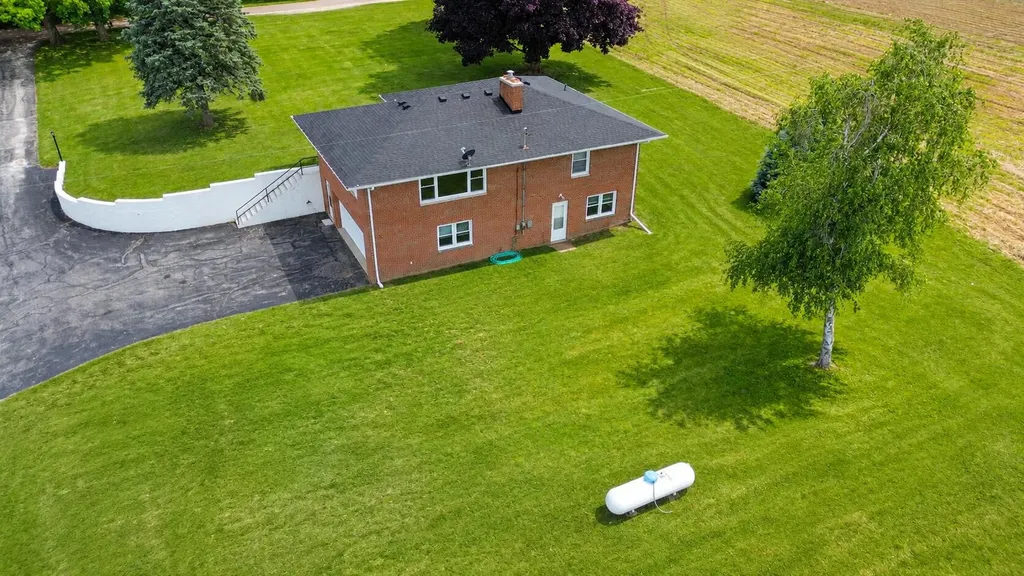 18100 English Road Manchester Township MI 48158
